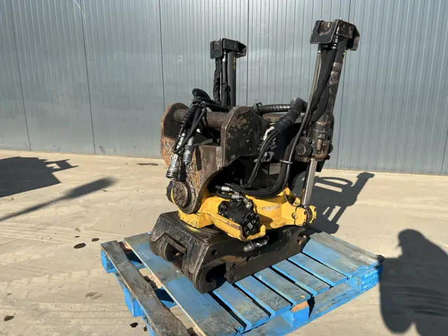 Engcon-EC226-QS70-QS70-SS10-2015-907011