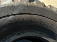 Michelin-35/65R33   XLDD2-906083