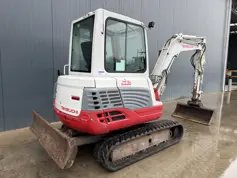 Takeuchi-TB235-2010-211918
