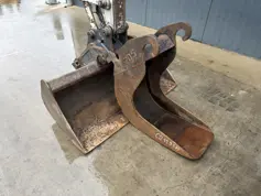 Takeuchi-TB235-2010-211918