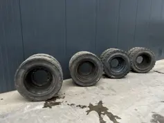Trelleborg-10.00 x 20 / 1000 x 20 Solid Tyres-906136