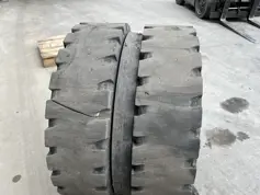 Trelleborg-10.00 x 20 / 1000 x 20 Solid Tyres-906136