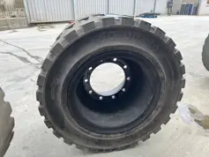 Trelleborg-10.00 x 20 / 1000 x 20 Solid Tyres-906136