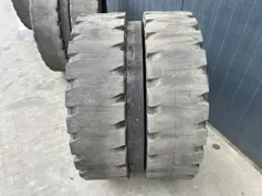 Trelleborg-10.00 x 20 / 1000 x 20 Solid Tyres-906136