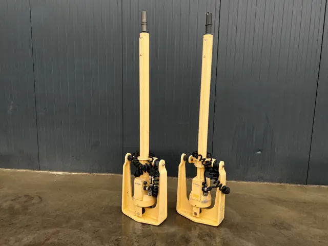 Trimble-EM400 Electric Masts-906178