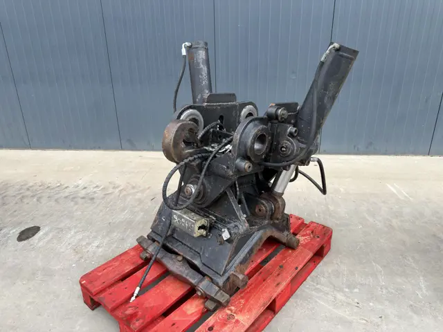Verachtert-CW40 Kantelkop / Kantelstuk / Tilting coupler / Schwenkwechsler -  Caterpillar 325 / 329 / 330-909451