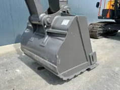 Volvo-EC210-2025-207899