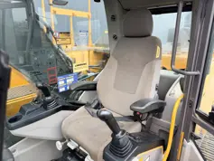 Volvo-EC220E L-2015-210911