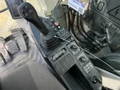 Volvo-EC250E L-2015-208190