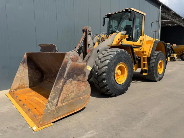 Volvo-L180F-2010-213728