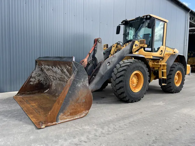 Volvo-L90F-2011-208583
