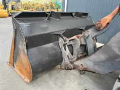 Volvo-L90F-2011-208583