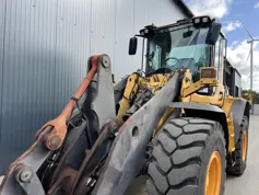 Volvo-L90F-2011-208583