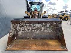 Volvo-L90F-2011-208583