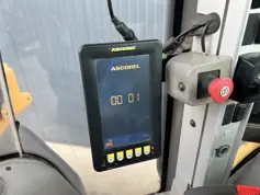 Volvo-L90F-2011-208583