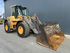 Volvo-L90F-2011-208583