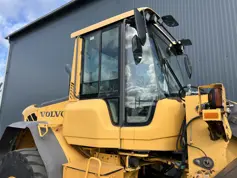 Volvo-L90F-2011-208583