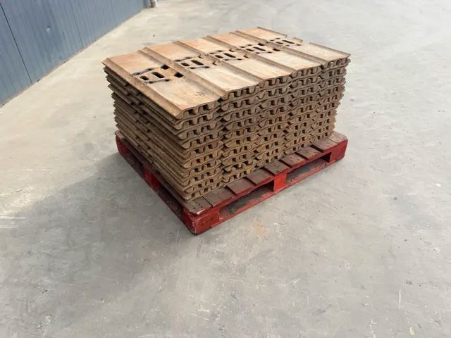 Volvo-EC300 | triple grouser 800mm-2023-909332
