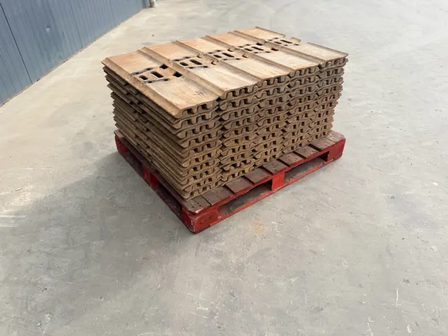 Volvo-EC300 | triple grouser 800mm-2023-909332